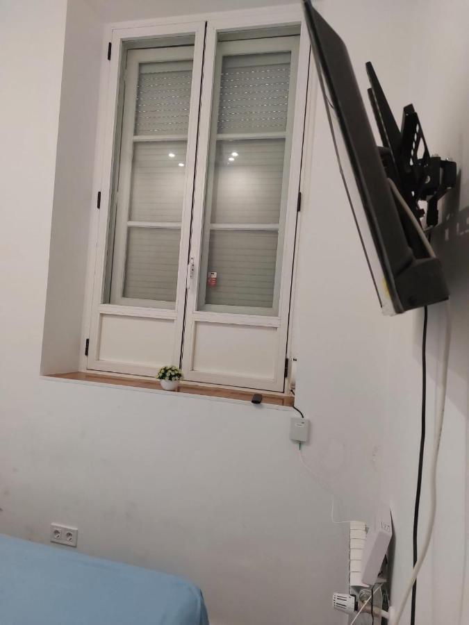 Habitacion En Madridアパートメント エクステリア 写真